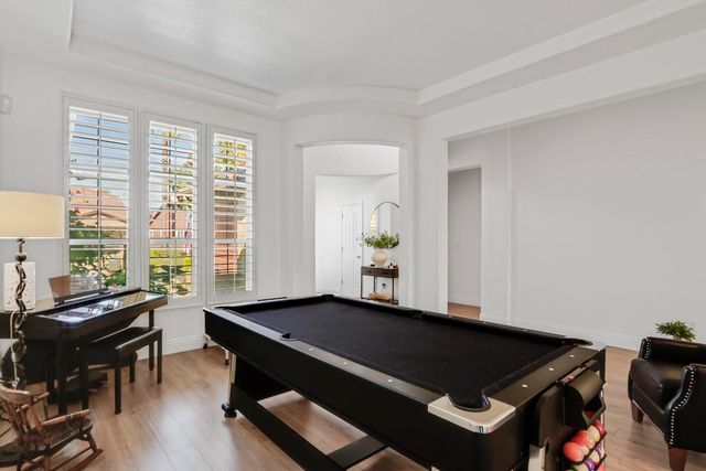 260 Vista Creek Cir, Sacramento, CA 95835