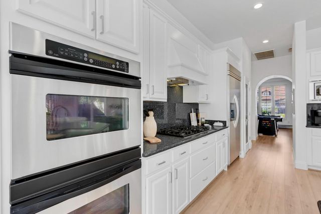 260 Vista Creek Cir, Sacramento, CA 95835