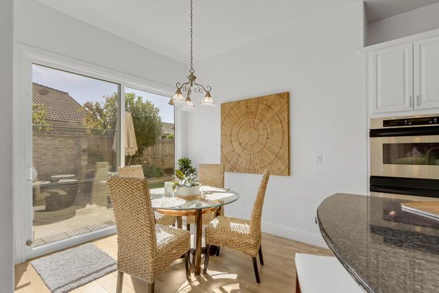 260 Vista Creek Cir, Sacramento, CA 95835