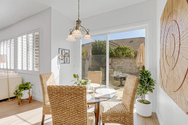 260 Vista Creek Cir, Sacramento, CA 95835