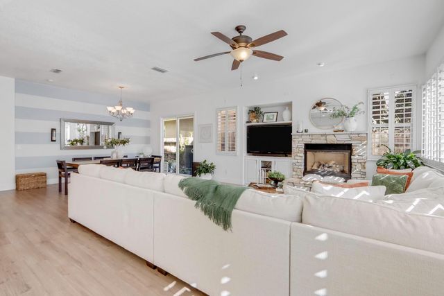 260 Vista Creek Cir, Sacramento, CA 95835