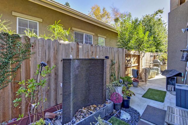 260 Vista Creek Cir, Sacramento, CA 95835