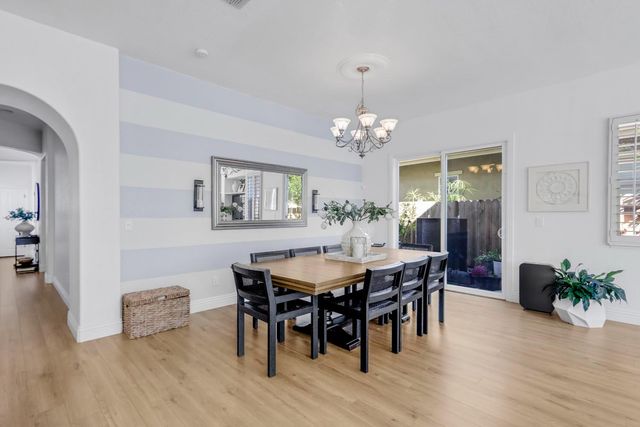 260 Vista Creek Cir, Sacramento, CA 95835