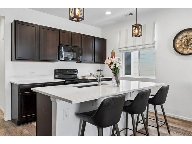 284 Vista Cliff Cir, Castle Rock, CO 80104