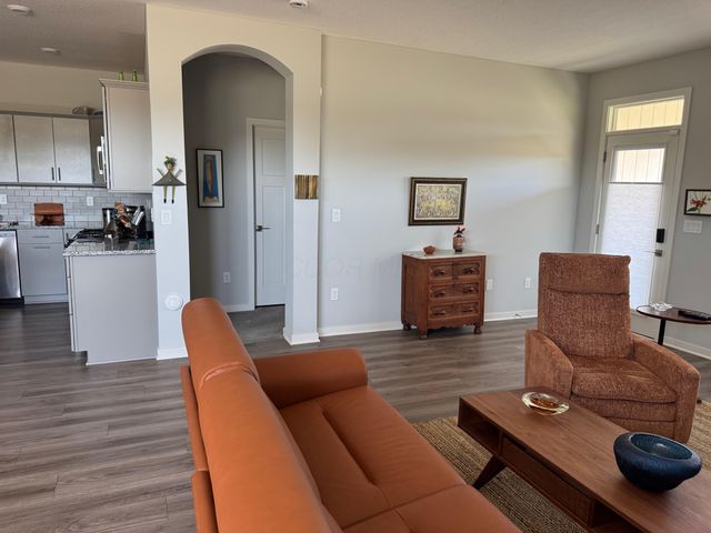 6252 Windcliff Drive, Grove City, OH 43123