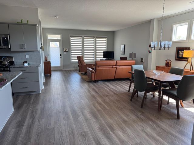 6252 Windcliff Drive, Grove City, OH 43123