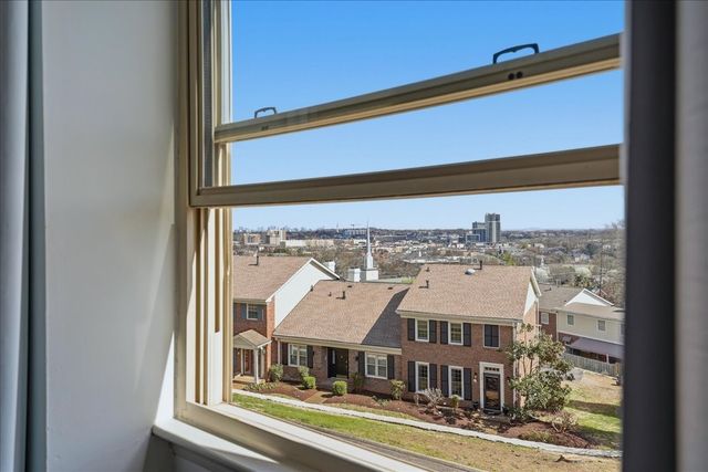 128 Jefferson Sq, Nashville, TN 37215