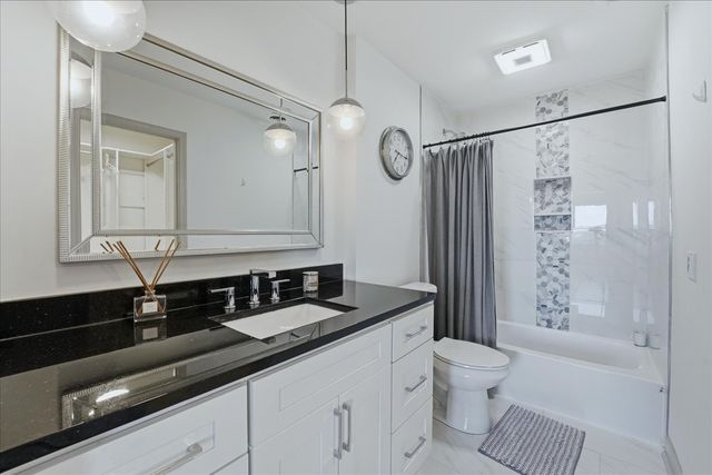 128 Jefferson Sq, Nashville, TN 37215