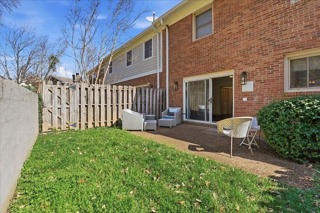 128 Jefferson Sq, Nashville, TN 37215