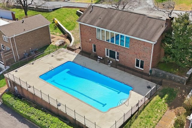 128 Jefferson Sq, Nashville, TN 37215