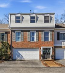 128 Jefferson Sq, Nashville, TN 37215