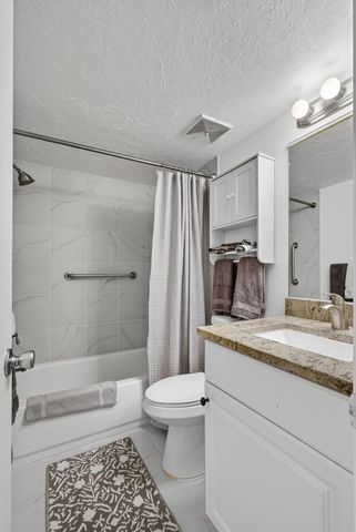 12790 Briarlake Drive 103, Palm Beach Gardens, FL 33418