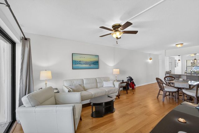 12790 Briarlake Drive 103, Palm Beach Gardens, FL 33418