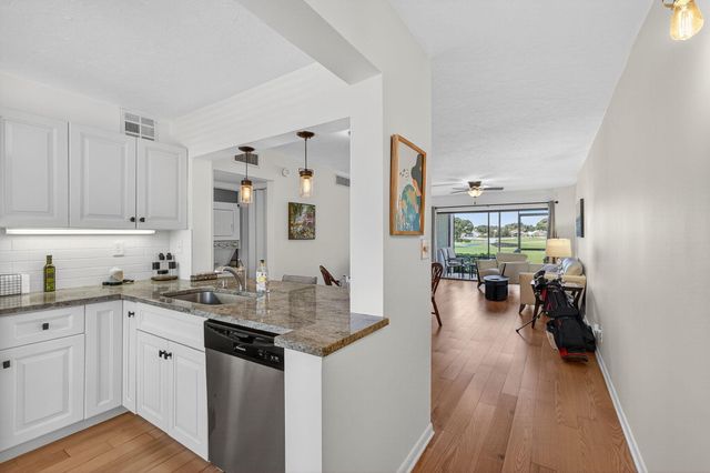 12790 Briarlake Drive 103, Palm Beach Gardens, FL 33418