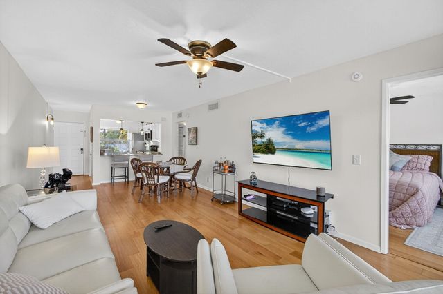 12790 Briarlake Drive 103, Palm Beach Gardens, FL 33418