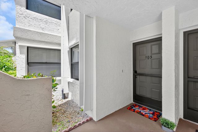 12790 Briarlake Drive 103, Palm Beach Gardens, FL 33418