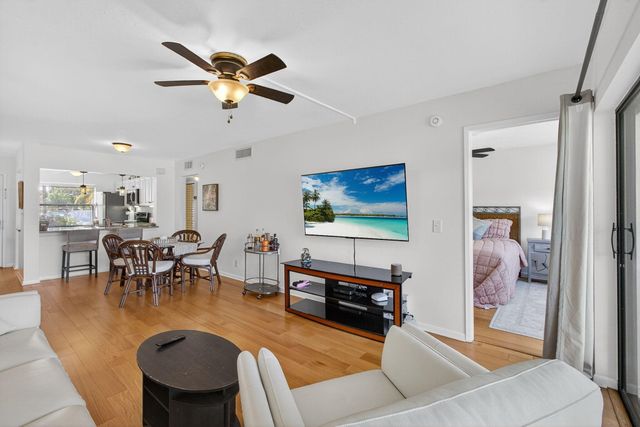 12790 Briarlake Drive 103, Palm Beach Gardens, FL 33418