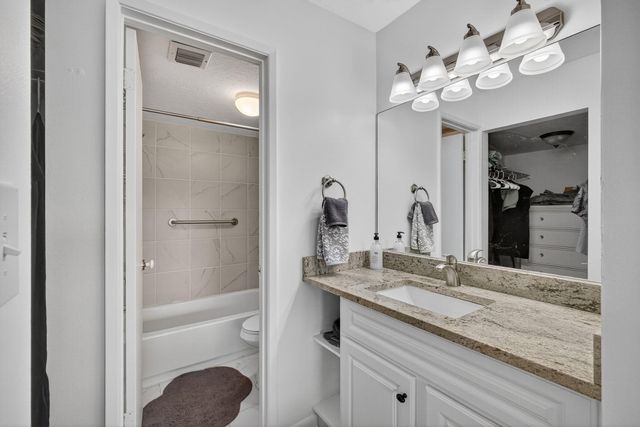 12790 Briarlake Drive 103, Palm Beach Gardens, FL 33418