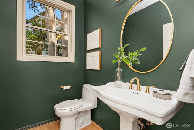2400 100th Avenue NE, Bellevue, WA 98004