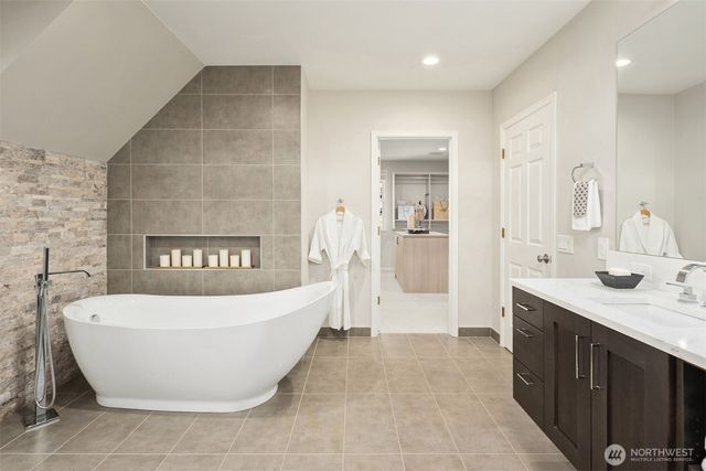2400 100th Avenue NE, Bellevue, WA 98004