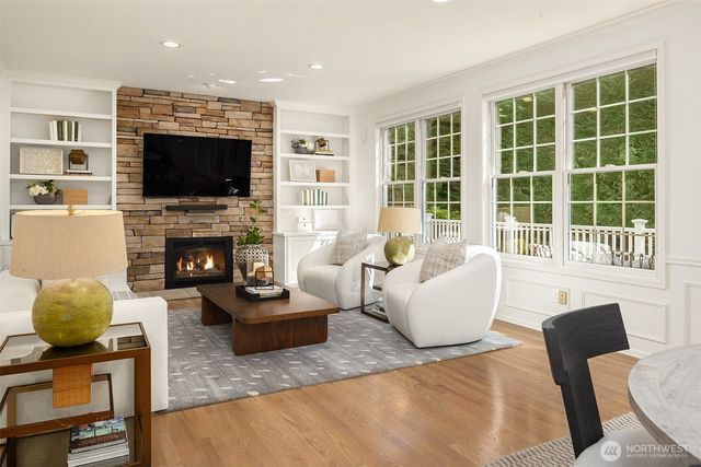 2400 100th Avenue NE, Bellevue, WA 98004