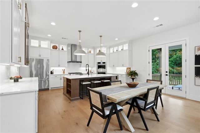 13390 Bishops Court, Roswell, GA 30075
