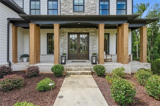 13390 Bishops Court, Roswell, GA 30075