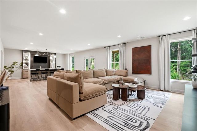 13390 Bishops Court, Roswell, GA 30075