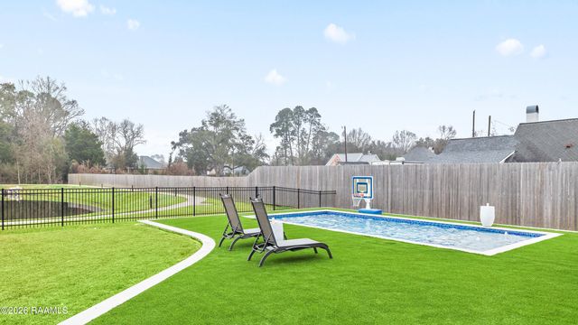 303 Harvest Creek Lane, Lafayette, LA 70508