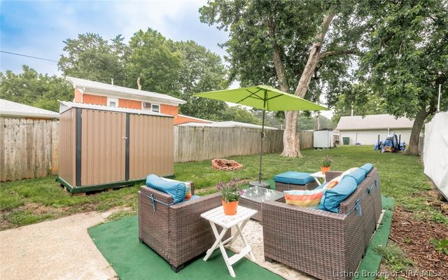943 E Maple Street, Jeffersonville, IN 47130