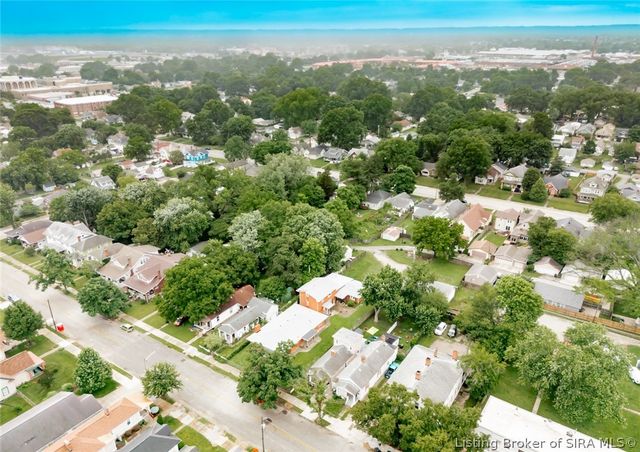 943 E Maple Street, Jeffersonville, IN 47130