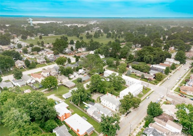 943 E Maple Street, Jeffersonville, IN 47130