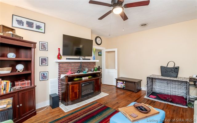 943 E Maple Street, Jeffersonville, IN 47130