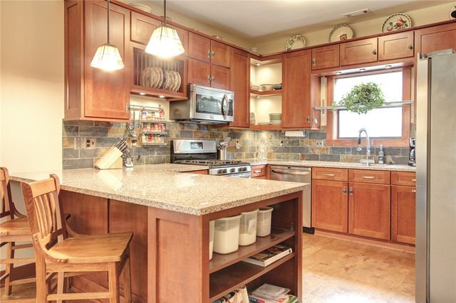 1834 N Best Friend Lane, Fayetteville, AR 72704