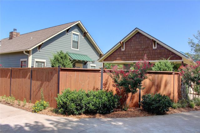 1834 N Best Friend Lane, Fayetteville, AR 72704