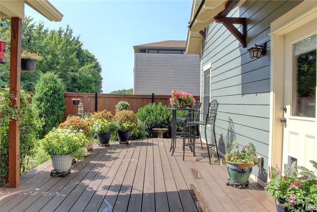 1834 N Best Friend Lane, Fayetteville, AR 72704