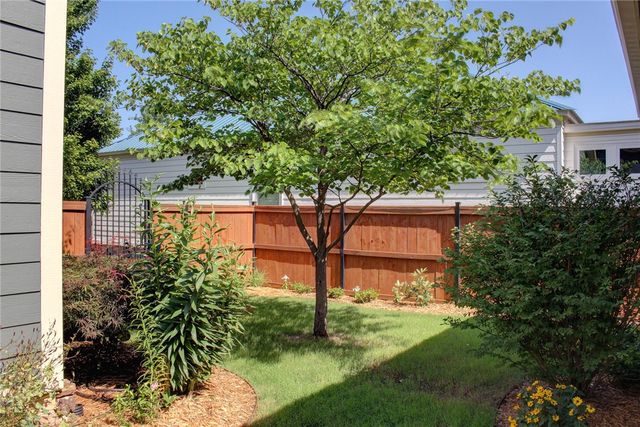 1834 N Best Friend Lane, Fayetteville, AR 72704