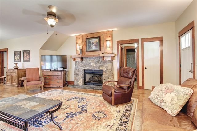 1834 N Best Friend Lane, Fayetteville, AR 72704