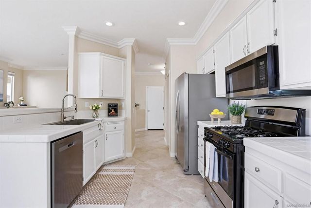 1983 Courage St, Vista, CA 92081