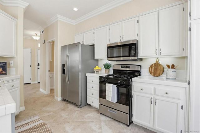 1983 Courage St, Vista, CA 92081