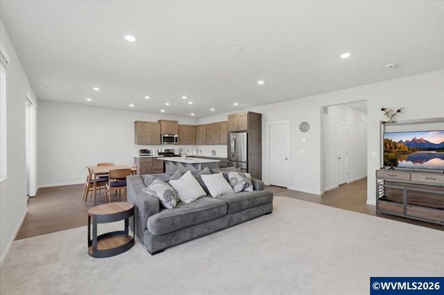 5954 Henshaw St SE, Albany, OR 97322