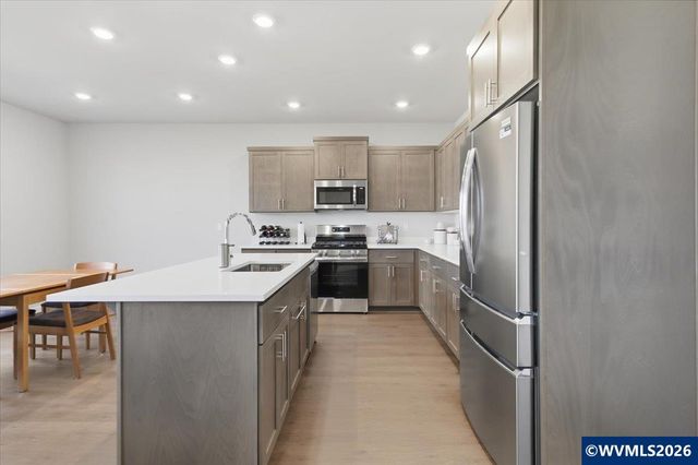 5954 Henshaw St SE, Albany, OR 97322