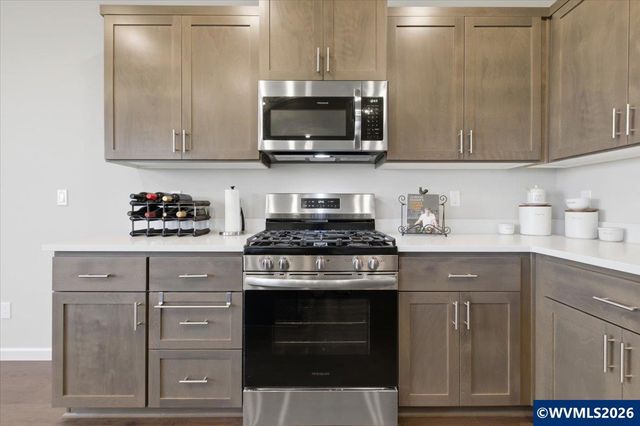 5954 Henshaw St SE, Albany, OR 97322