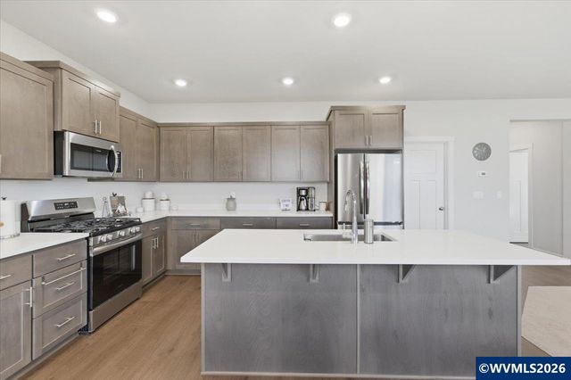 5954 Henshaw St SE, Albany, OR 97322