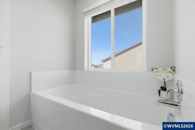 5954 Henshaw St SE, Albany, OR 97322