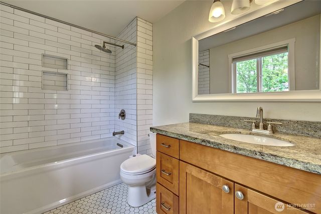733 104th Street, Seattle, WA 98133