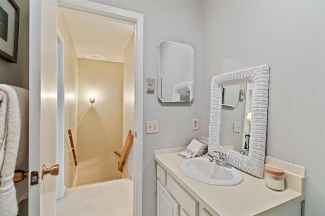 K3 Stonehedge Drive, South Burlington, VT 05403