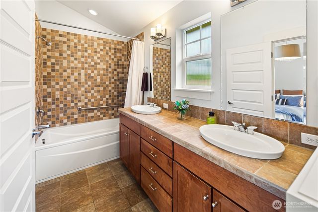 925 Martin Luther King Jr Way, Seattle, WA 98122