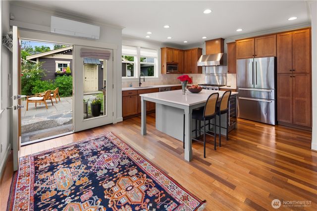 925 Martin Luther King Jr Way, Seattle, WA 98122