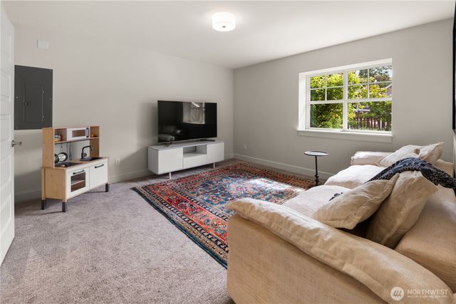 925 Martin Luther King Jr Way, Seattle, WA 98122